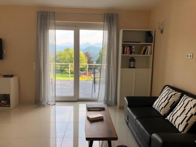 Velden View Ferienwohnung Mit Grosser Sonnenterrasse Und See- Und Karawankenblick Velden am Wörthersee Zewnętrze zdjęcie